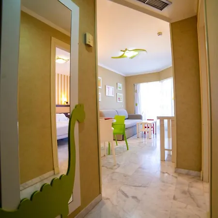 Hotel World Riwo Hotel. 4*
