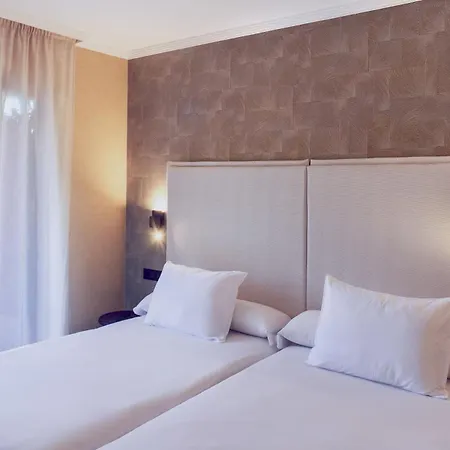 Hotel World Riwo, Affiliated By Melia 4*