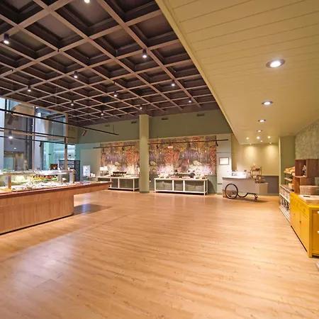 Hotel World Riwo, Affiliated By Melia 4*