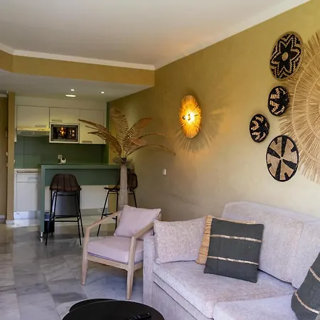 World Riwo Hotel. Отель 4*